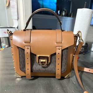 Michael kors crossbody bag